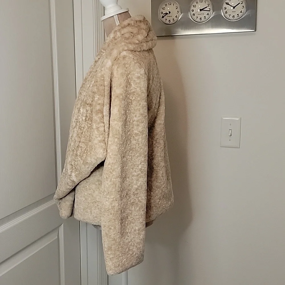 Jack by BB Dakota. Size M. Faux Fur Cropped Jacket. NEW with Tag! - Picture 2 of 11